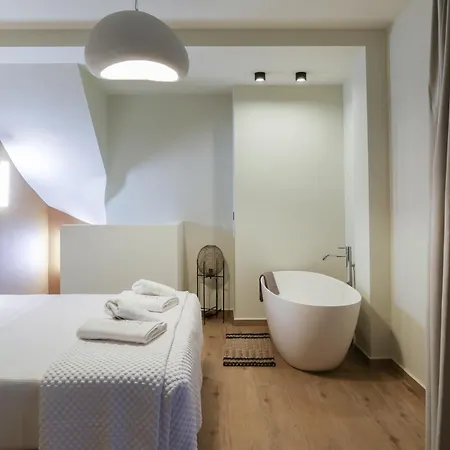 شقة فندقية Maistros Deluxe 4*