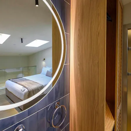 Maistros Deluxe Aparthotel